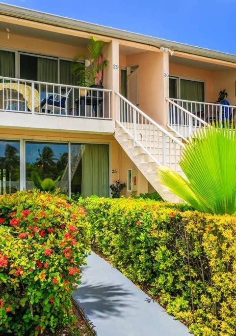 Beach Living At Island Pine Villas Blp George Town Kültér fotó