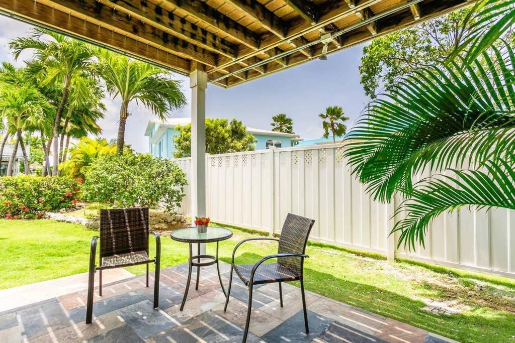 Beach Living At Island Pine Villas Blp George Town Kültér fotó